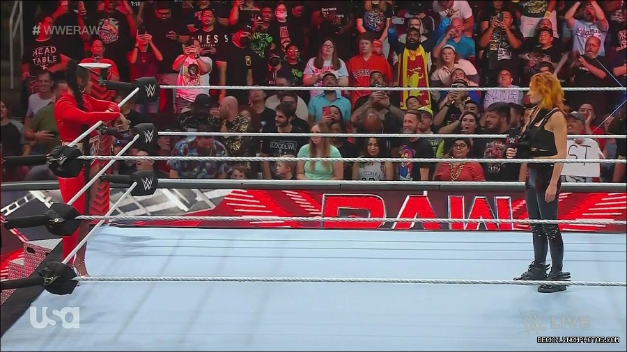 WWE_Monday_Night_Raw_2022_08_01_720p_HDTV_x264-NWCHD_mp4_000507773.jpg