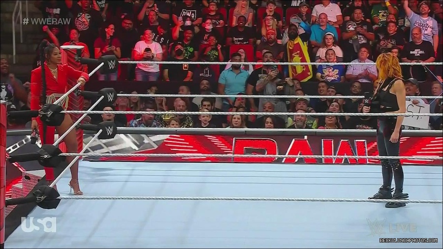 WWE_Monday_Night_Raw_2022_08_01_720p_HDTV_x264-NWCHD_mp4_000517783.jpg