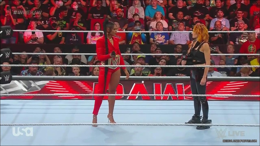 WWE_Monday_Night_Raw_2022_08_01_720p_HDTV_x264-NWCHD_mp4_000536602.jpg