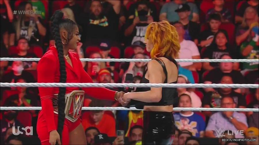 WWE_Monday_Night_Raw_2022_08_01_720p_HDTV_x264-NWCHD_mp4_000546612.jpg