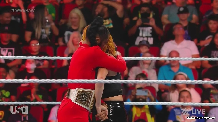 WWE_Monday_Night_Raw_2022_08_01_720p_HDTV_x264-NWCHD_mp4_000547813.jpg