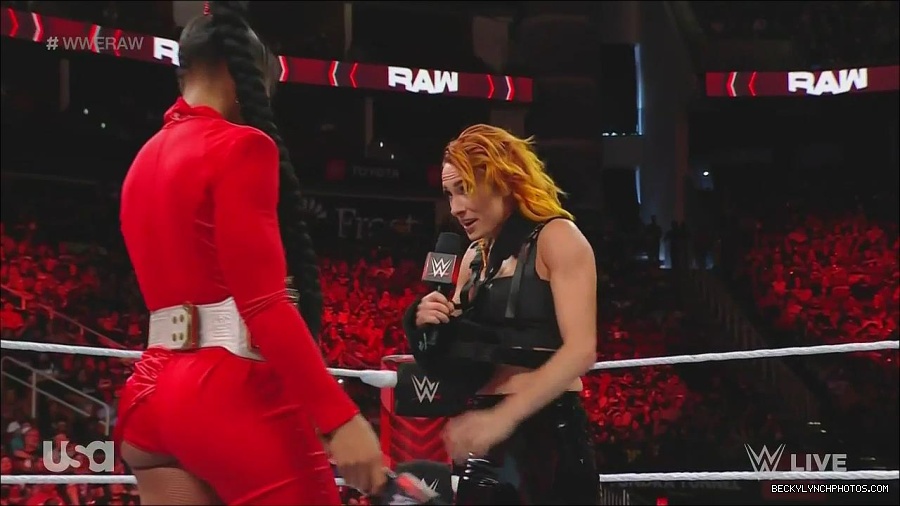 WWE_Monday_Night_Raw_2022_08_01_720p_HDTV_x264-NWCHD_mp4_000555421.jpg