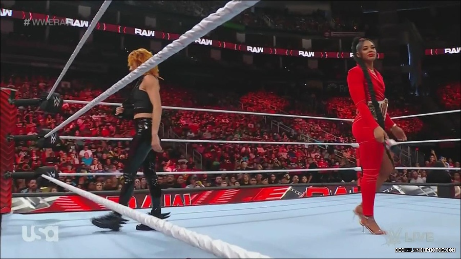 WWE_Monday_Night_Raw_2022_08_01_720p_HDTV_x264-NWCHD_mp4_000559825.jpg