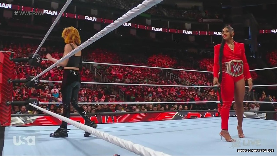WWE_Monday_Night_Raw_2022_08_01_720p_HDTV_x264-NWCHD_mp4_000560226.jpg