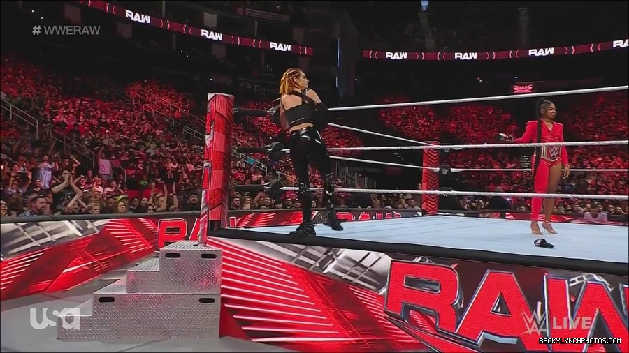 WWE_Monday_Night_Raw_2022_08_01_720p_HDTV_x264-NWCHD_mp4_000564630.jpg