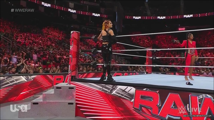 WWE_Monday_Night_Raw_2022_08_01_720p_HDTV_x264-NWCHD_mp4_000565031.jpg