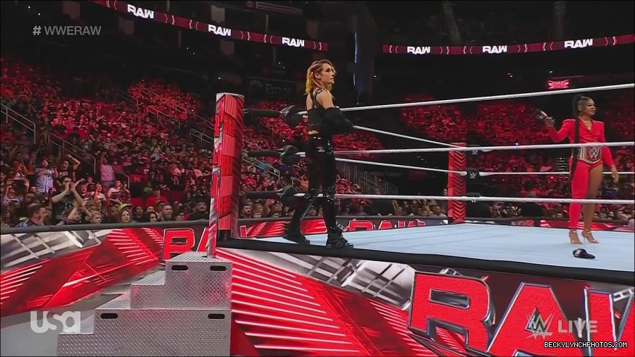 WWE_Monday_Night_Raw_2022_08_01_720p_HDTV_x264-NWCHD_mp4_000565431.jpg