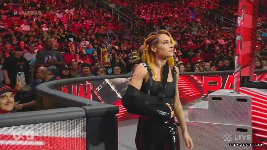 WWE_Monday_Night_Raw_2022_08_01_720p_HDTV_x264-NWCHD_mp4_000579045.jpg