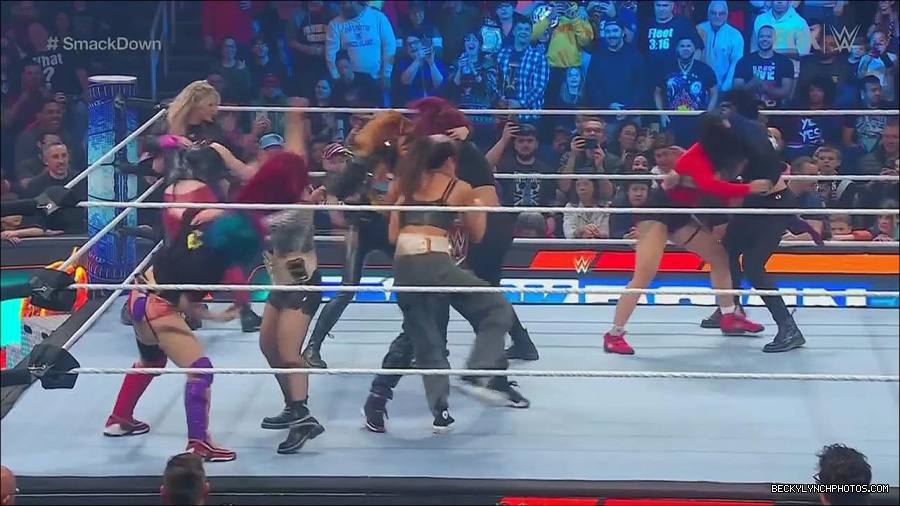 WWE_Friday_Night_SmackDown_2022_11_25_720p_HDTV_x264-NWCHD_mp4_000196095.jpg