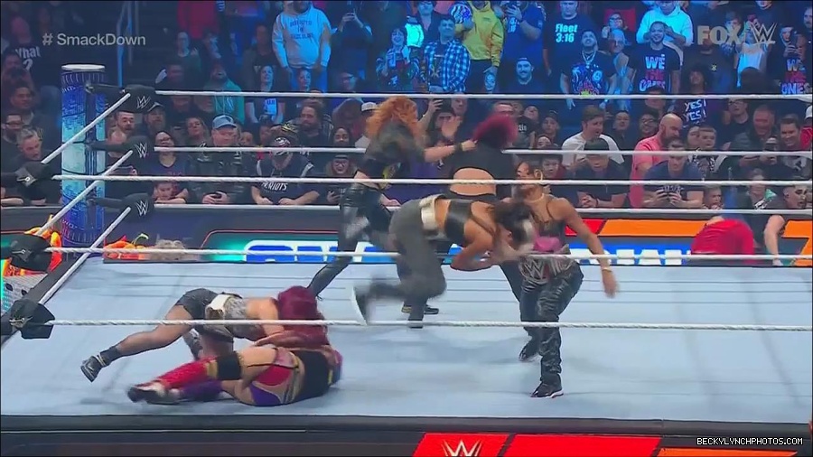 WWE_Friday_Night_SmackDown_2022_11_25_720p_HDTV_x264-NWCHD_mp4_000202902.jpg
