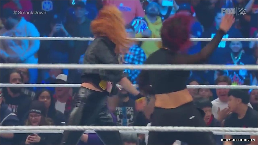 WWE_Friday_Night_SmackDown_2022_11_25_720p_HDTV_x264-NWCHD_mp4_000206906.jpg