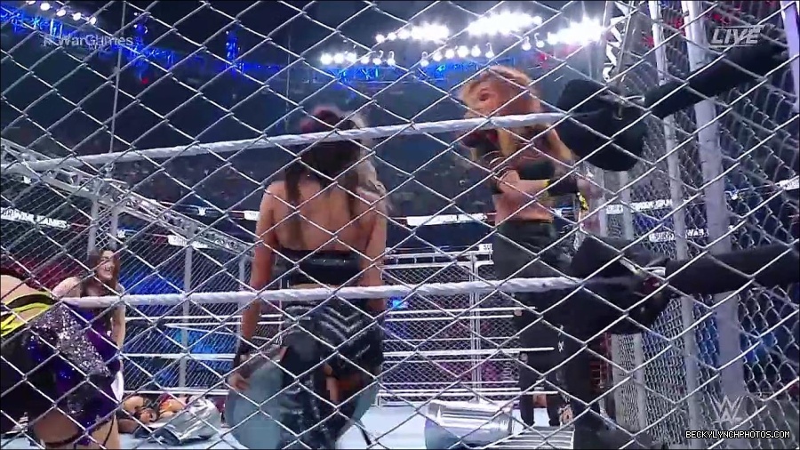 WWE_Survivor_Series_WarGames_2022_720p_WEB_h264-HEEL_mp4_002383391.jpg