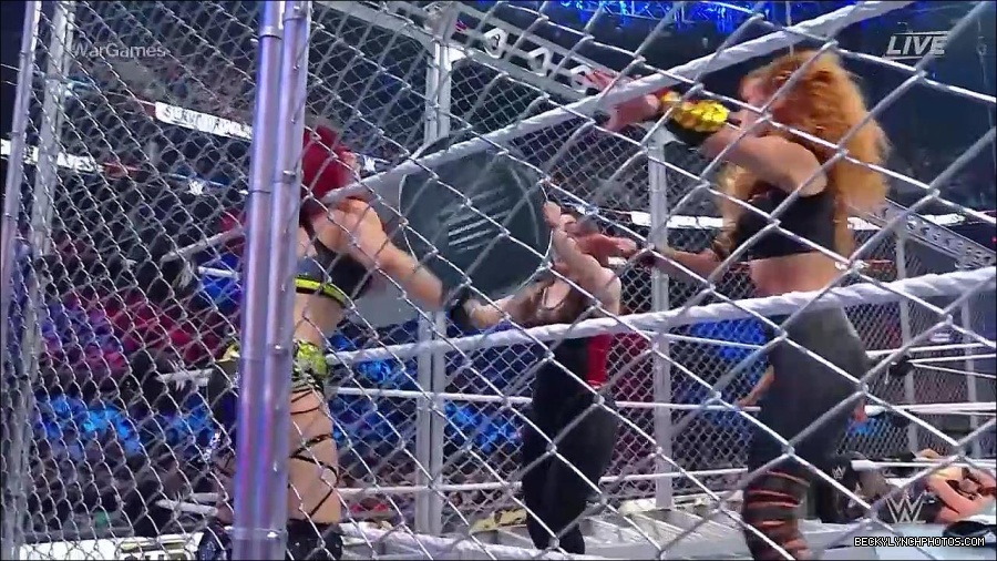 WWE_Survivor_Series_WarGames_2022_720p_WEB_h264-HEEL_mp4_002412191.jpg