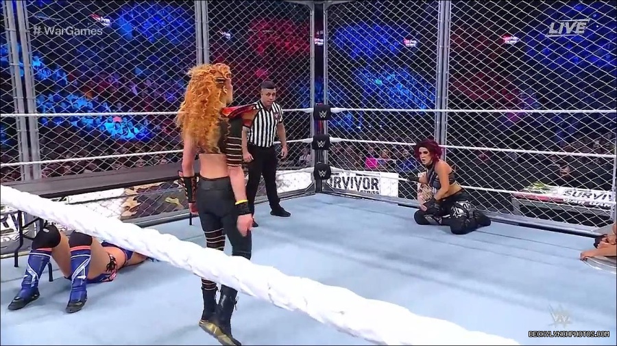 WWE_Survivor_Series_WarGames_2022_720p_WEB_h264-HEEL_mp4_002461391.jpg