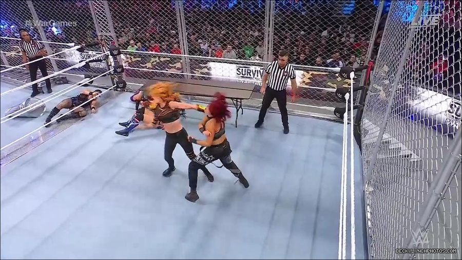 WWE_Survivor_Series_WarGames_2022_720p_WEB_h264-HEEL_mp4_002476591.jpg