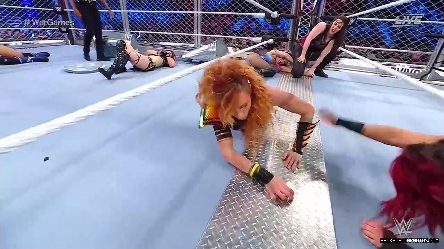 WWE_Survivor_Series_WarGames_2022_720p_WEB_h264-HEEL_mp4_002630991.jpg
