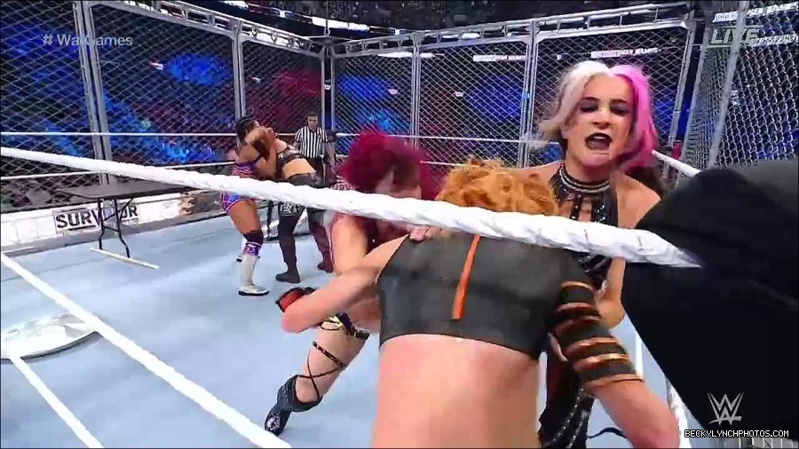 WWE_Survivor_Series_WarGames_2022_720p_WEB_h264-HEEL_mp4_002980458.jpg