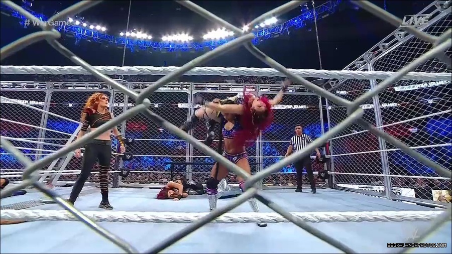 WWE_Survivor_Series_WarGames_2022_720p_WEB_h264-HEEL_mp4_003007658.jpg