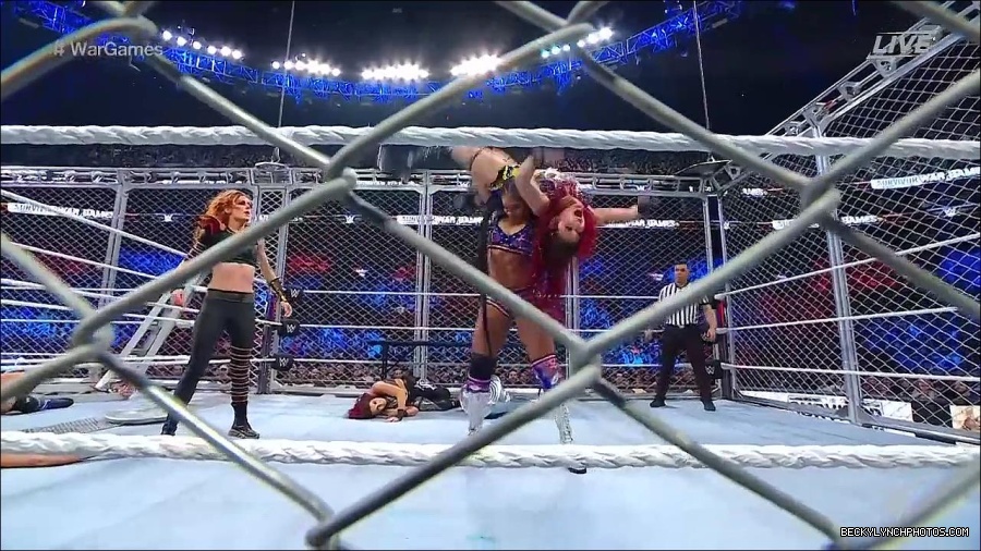 WWE_Survivor_Series_WarGames_2022_720p_WEB_h264-HEEL_mp4_003008058.jpg
