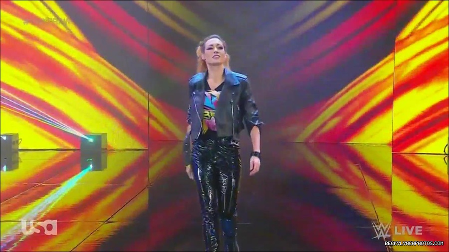 WWE_Monday_Night_Raw_2022_11_28_720p_HDTV_x264-NWCHD_mp4_000153887.jpg