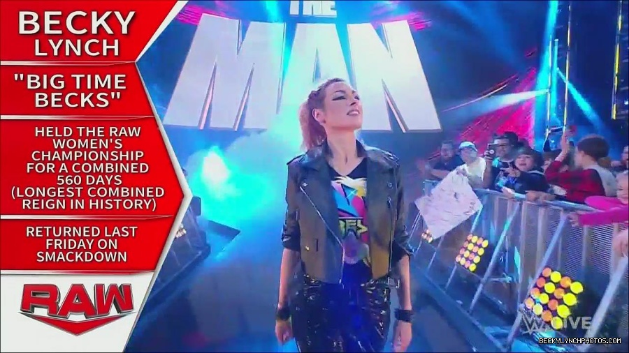 WWE_Monday_Night_Raw_2022_11_28_720p_HDTV_x264-NWCHD_mp4_000171905.jpg