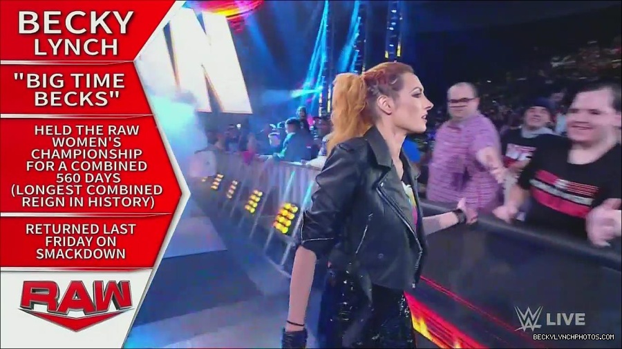 WWE_Monday_Night_Raw_2022_11_28_720p_HDTV_x264-NWCHD_mp4_000175108.jpg