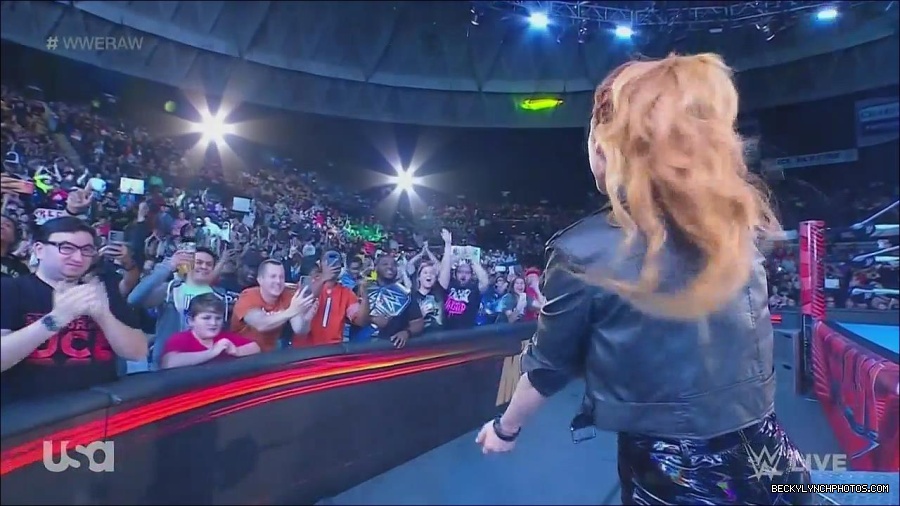 WWE_Monday_Night_Raw_2022_11_28_720p_HDTV_x264-NWCHD_mp4_000181915.jpg
