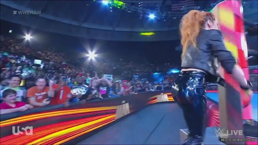 WWE_Monday_Night_Raw_2022_11_28_720p_HDTV_x264-NWCHD_mp4_000183516.jpg
