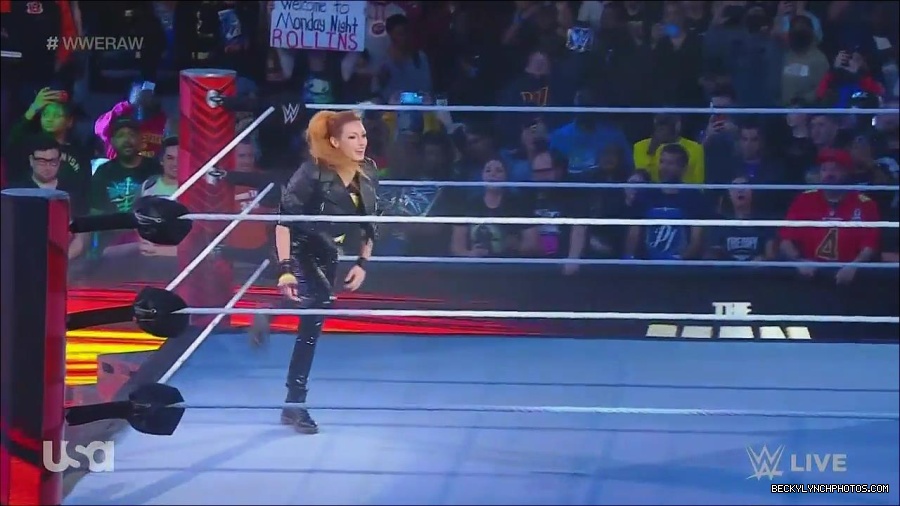 WWE_Monday_Night_Raw_2022_11_28_720p_HDTV_x264-NWCHD_mp4_000189522.jpg