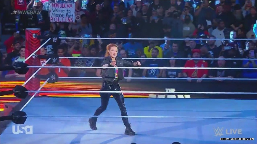 WWE_Monday_Night_Raw_2022_11_28_720p_HDTV_x264-NWCHD_mp4_000190323.jpg