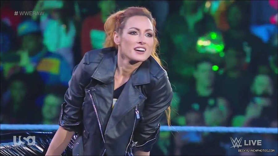 WWE_Monday_Night_Raw_2022_11_28_720p_HDTV_x264-NWCHD_mp4_000195528.jpg