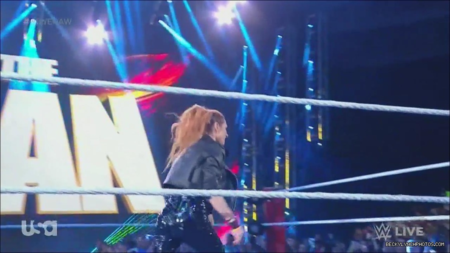 WWE_Monday_Night_Raw_2022_11_28_720p_HDTV_x264-NWCHD_mp4_000205138.jpg