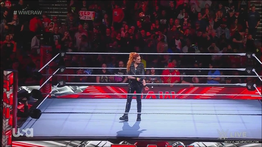 WWE_Monday_Night_Raw_2022_11_28_720p_HDTV_x264-NWCHD_mp4_000225158.jpg