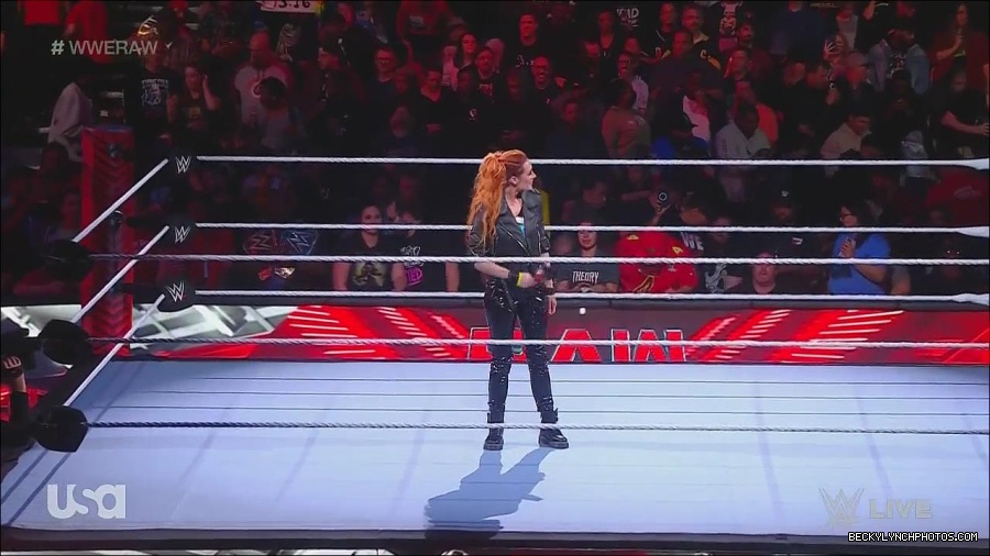 WWE_Monday_Night_Raw_2022_11_28_720p_HDTV_x264-NWCHD_mp4_000226759.jpg