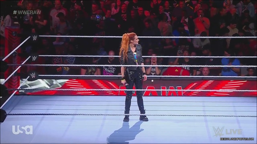 WWE_Monday_Night_Raw_2022_11_28_720p_HDTV_x264-NWCHD_mp4_000227961.jpg
