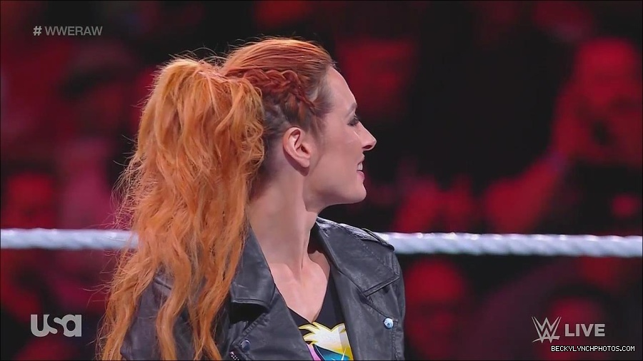 WWE_Monday_Night_Raw_2022_11_28_720p_HDTV_x264-NWCHD_mp4_000232765.jpg