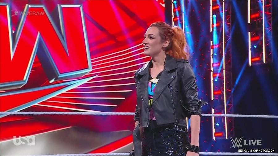 WWE_Monday_Night_Raw_2022_11_28_720p_HDTV_x264-NWCHD_mp4_000234367.jpg