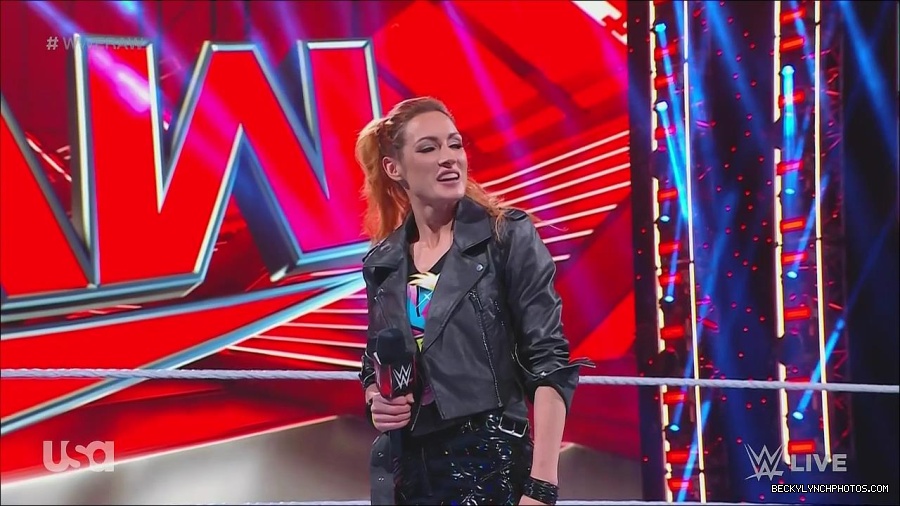 WWE_Monday_Night_Raw_2022_11_28_720p_HDTV_x264-NWCHD_mp4_000270803.jpg