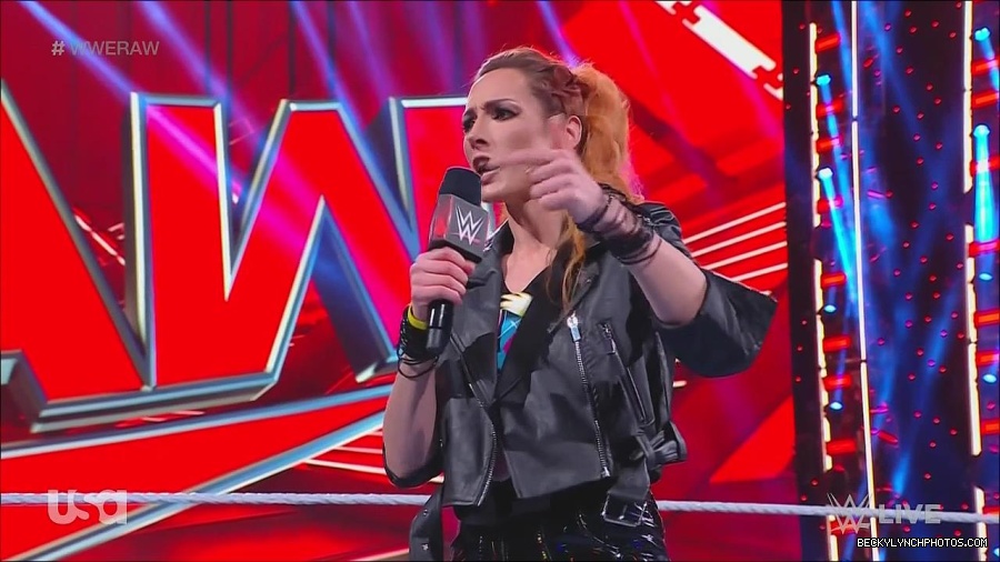 WWE_Monday_Night_Raw_2022_11_28_720p_HDTV_x264-NWCHD_mp4_000287620.jpg