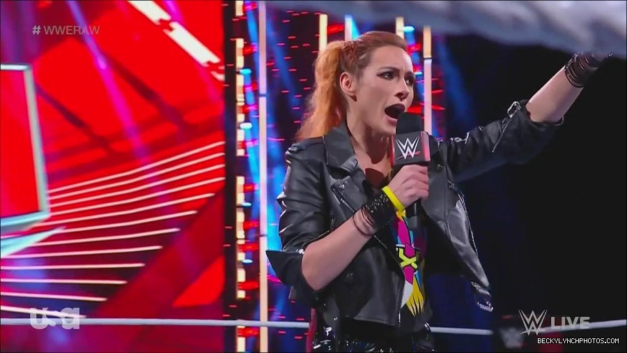 WWE_Monday_Night_Raw_2022_11_28_720p_HDTV_x264-NWCHD_mp4_000291624.jpg