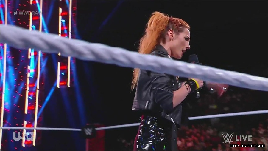 WWE_Monday_Night_Raw_2022_11_28_720p_HDTV_x264-NWCHD_mp4_000292425.jpg