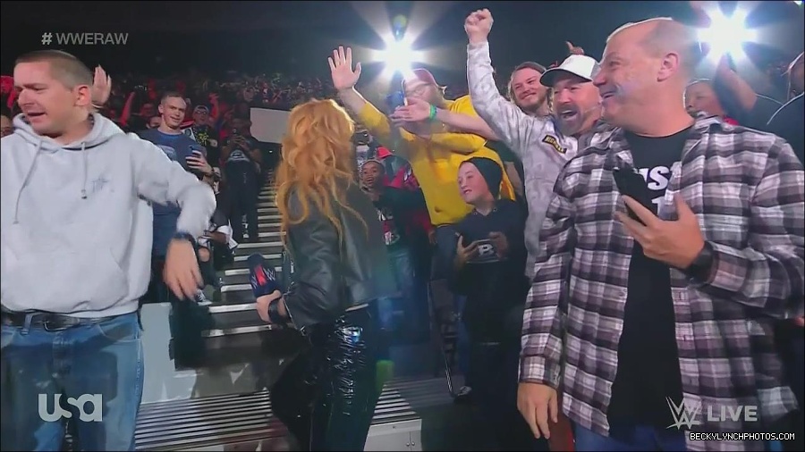 WWE_Monday_Night_Raw_2022_11_28_720p_HDTV_x264-NWCHD_mp4_000326459.jpg