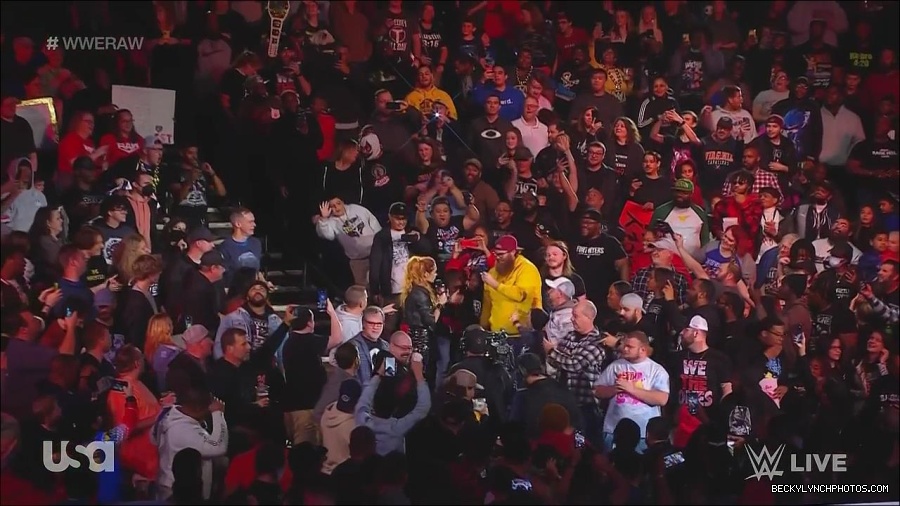 WWE_Monday_Night_Raw_2022_11_28_720p_HDTV_x264-NWCHD_mp4_000330063.jpg