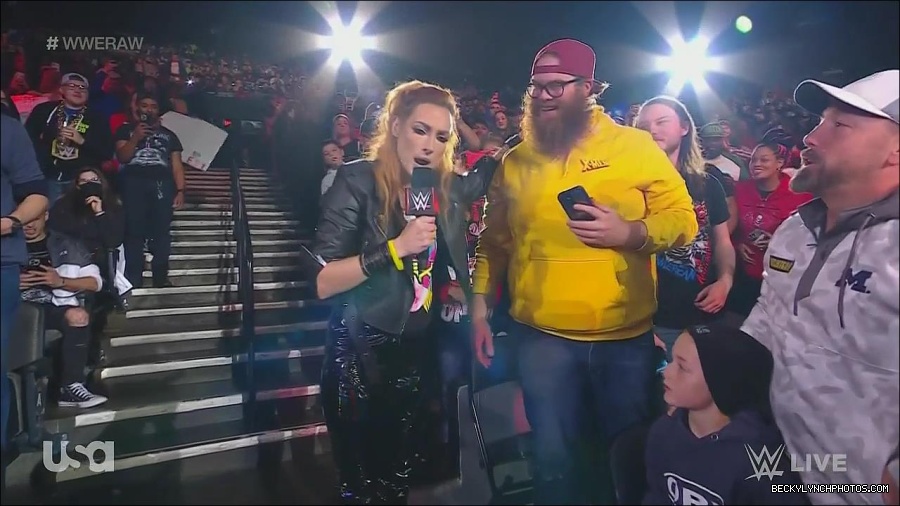 WWE_Monday_Night_Raw_2022_11_28_720p_HDTV_x264-NWCHD_mp4_000335268.jpg