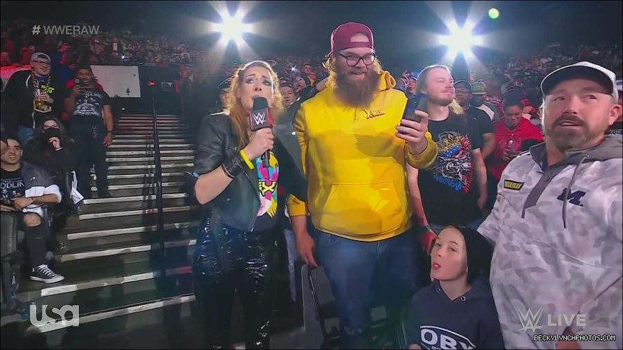 WWE_Monday_Night_Raw_2022_11_28_720p_HDTV_x264-NWCHD_mp4_000337670.jpg