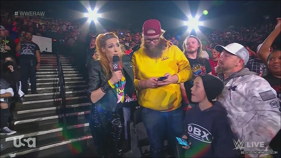 WWE_Monday_Night_Raw_2022_11_28_720p_HDTV_x264-NWCHD_mp4_000340873.jpg