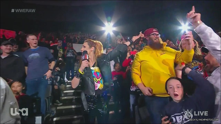 WWE_Monday_Night_Raw_2022_11_28_720p_HDTV_x264-NWCHD_mp4_000344077.jpg