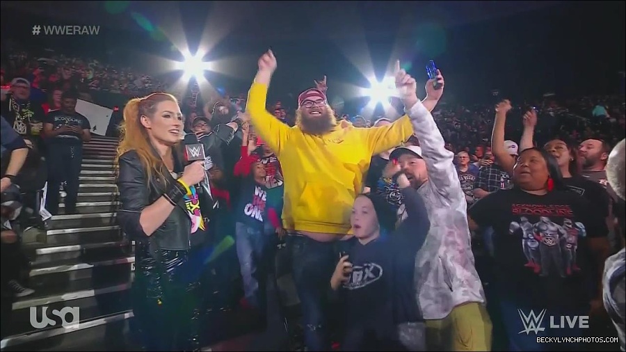 WWE_Monday_Night_Raw_2022_11_28_720p_HDTV_x264-NWCHD_mp4_000348481.jpg