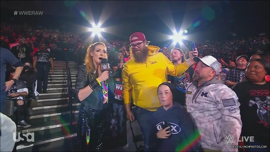 WWE_Monday_Night_Raw_2022_11_28_720p_HDTV_x264-NWCHD_mp4_000352885.jpg