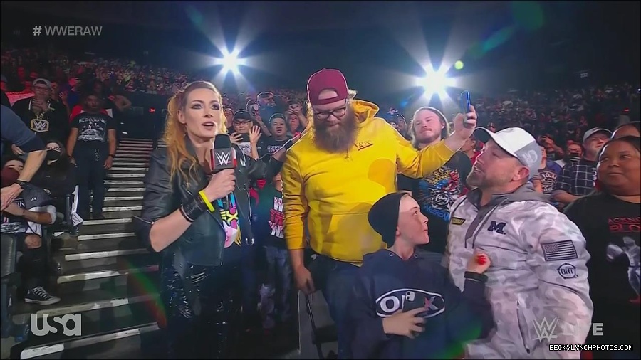 WWE_Monday_Night_Raw_2022_11_28_720p_HDTV_x264-NWCHD_mp4_000353686.jpg